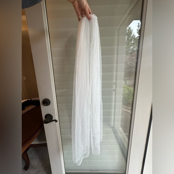 Wedding Veil Pearls & Crystals Beaded Edge, Fingertip Length 38.5” Bridal Veil - Picture 13 of 16